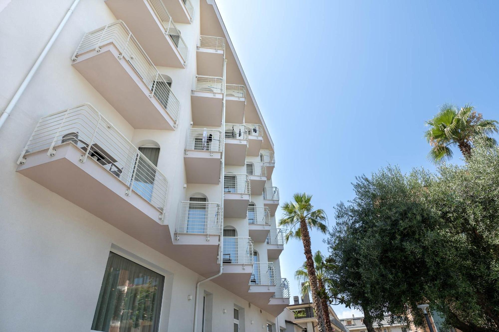 Hotel Velia 葛伦坦马勒 外观 照片