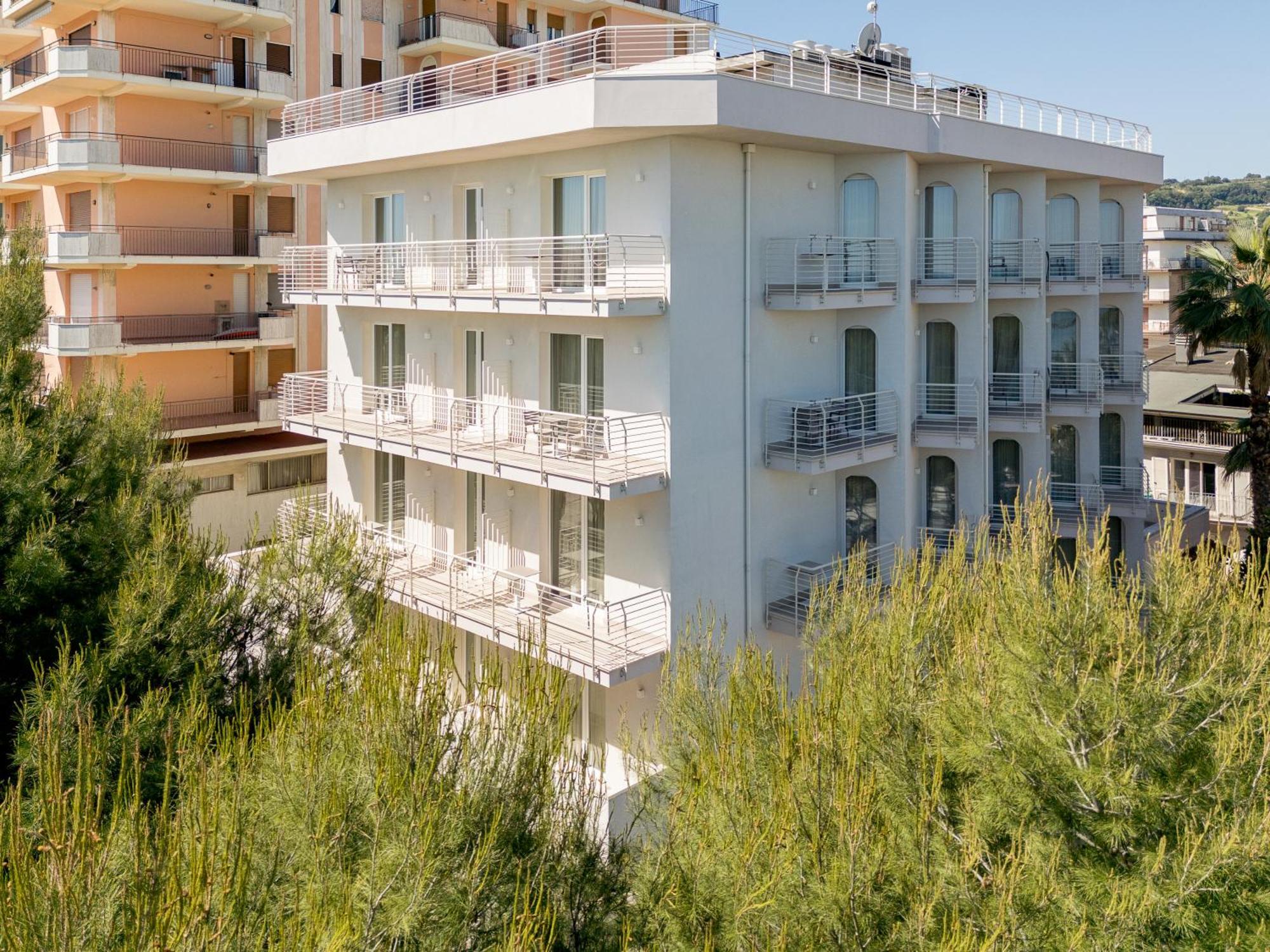Hotel Velia 葛伦坦马勒 外观 照片